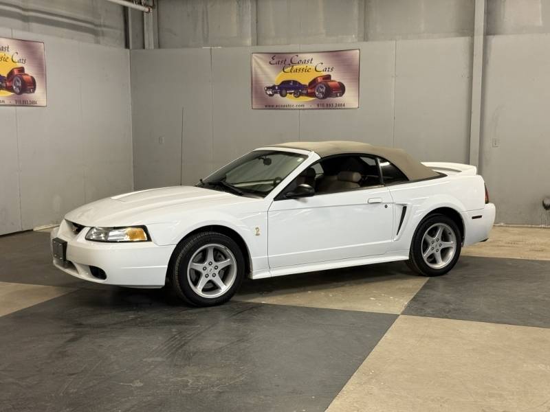 1999 Ford Mustang 8