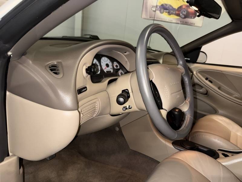 1999 Ford Mustang 18