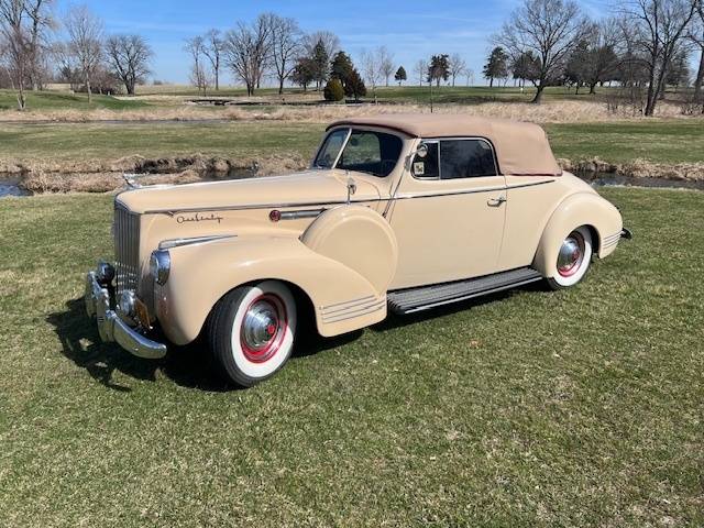 1941 Packard Super Eight 160 Deluxe Convertible - accauctions.com