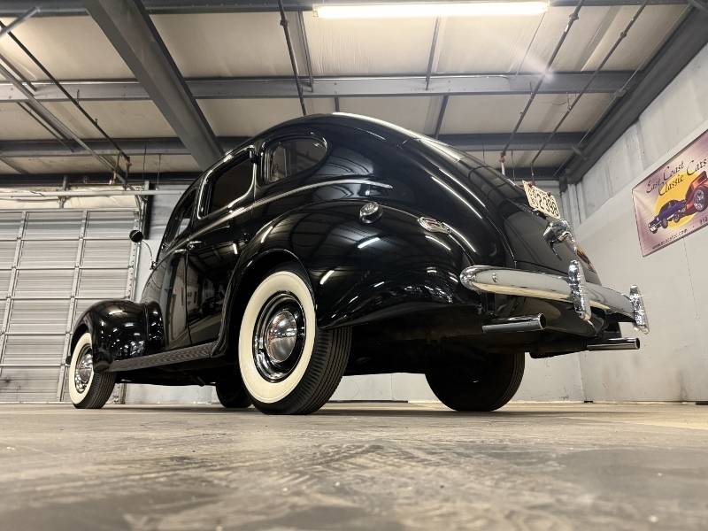 1940 Ford Deluxe 6