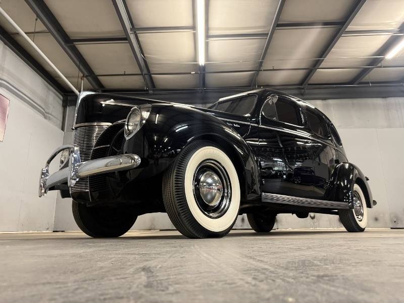 1940 Ford Deluxe 10