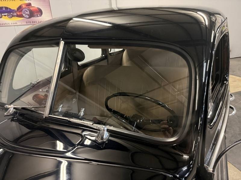 1940 Ford Deluxe 12