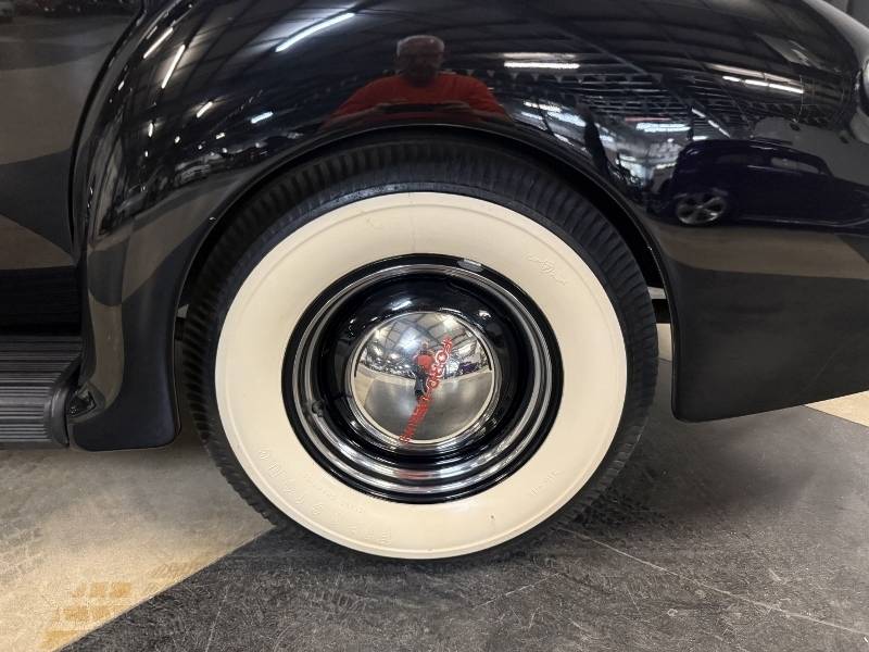 1940 Ford Deluxe 19