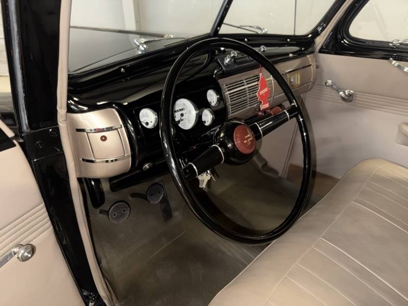 1940 Ford Deluxe 22