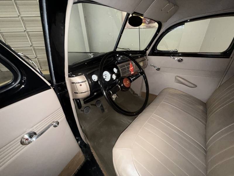1940 Ford Deluxe 26