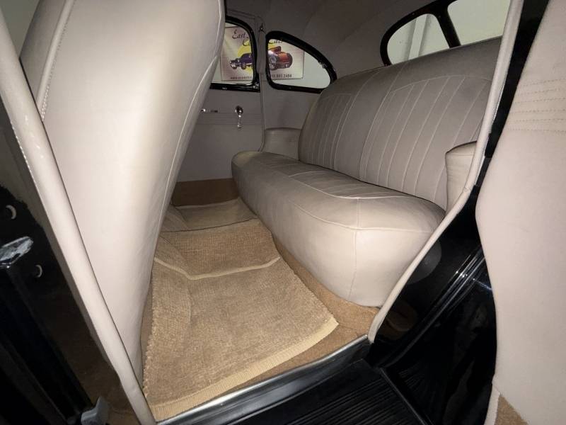 1940 Ford Deluxe 29
