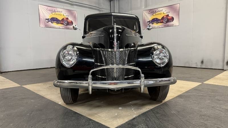 1940 Ford Deluxe 32