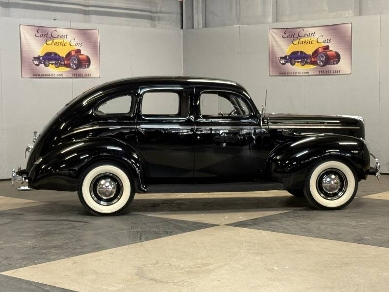 1940 Ford Deluxe 48