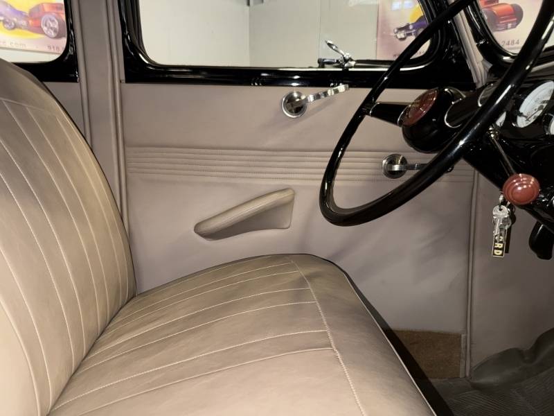 1940 Ford Deluxe 67