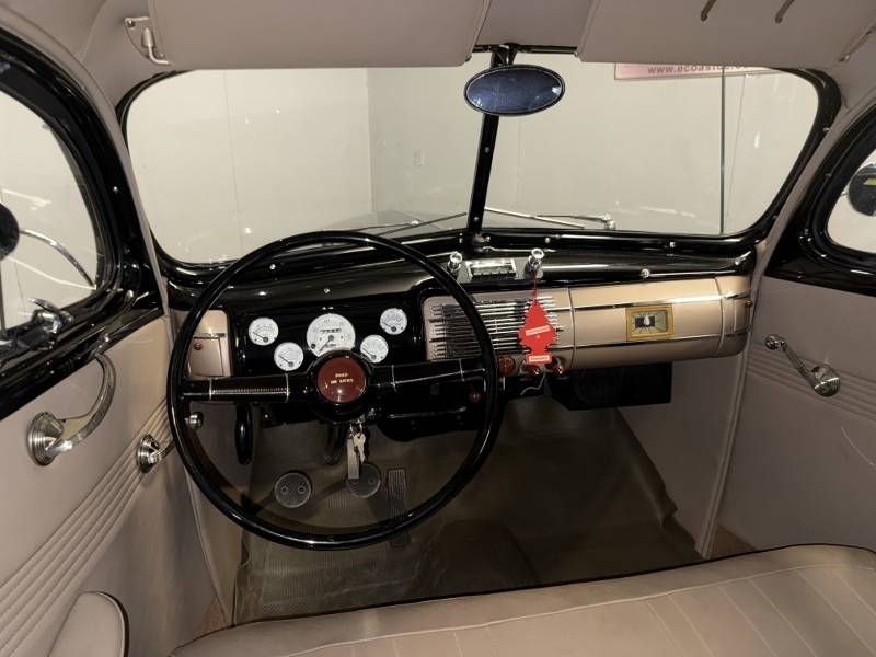1940 Ford Deluxe 81