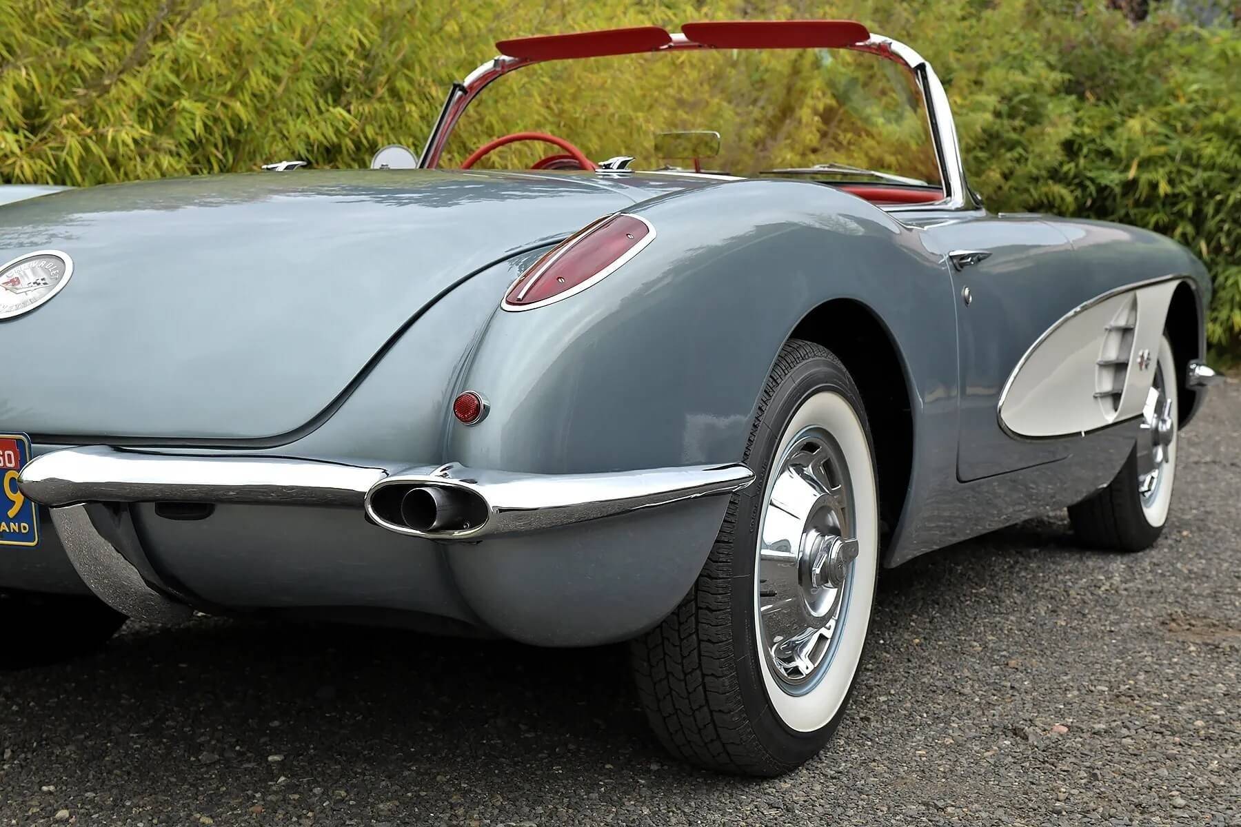 1960 Chevrolet Corvette 21