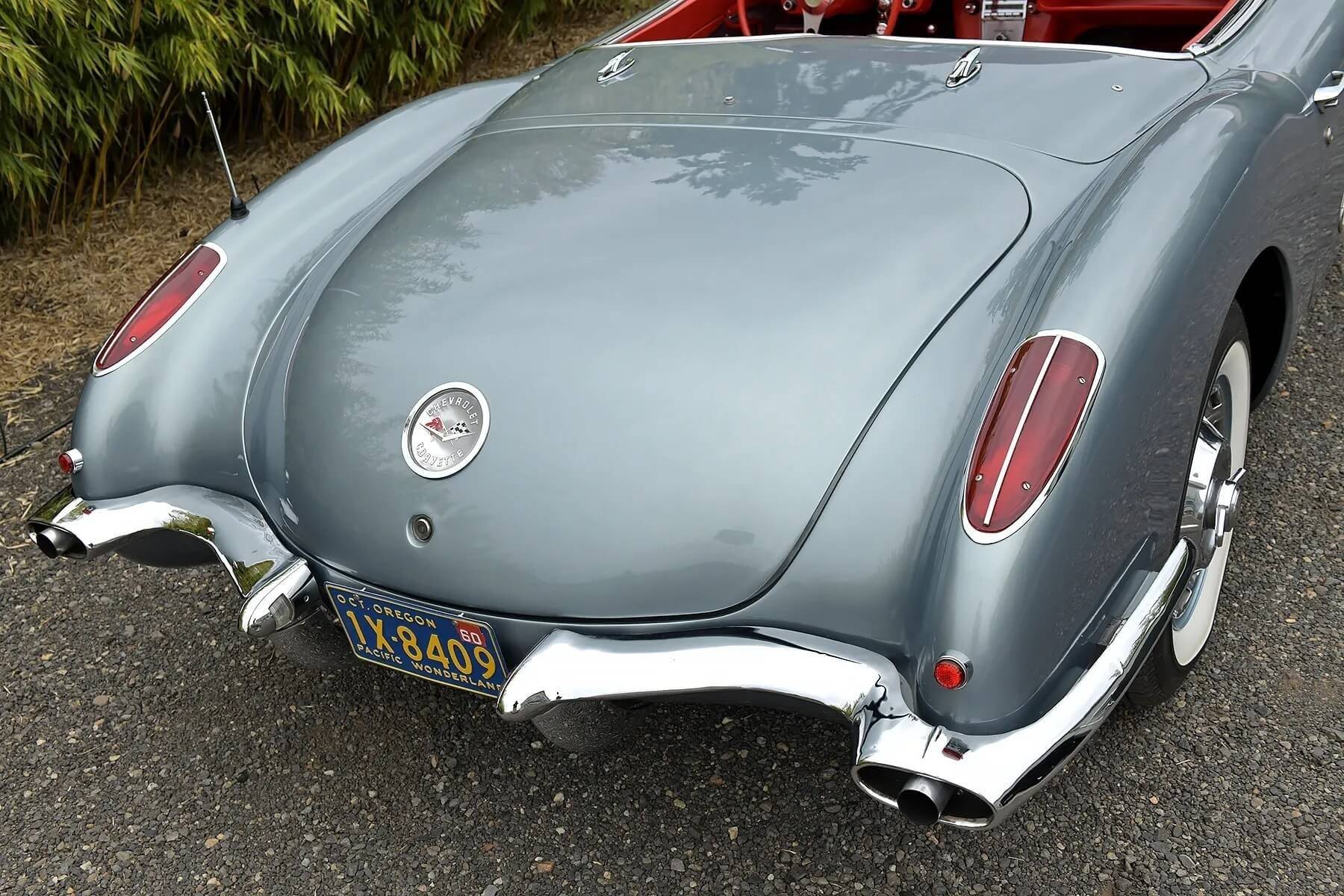 1960 Chevrolet Corvette 24