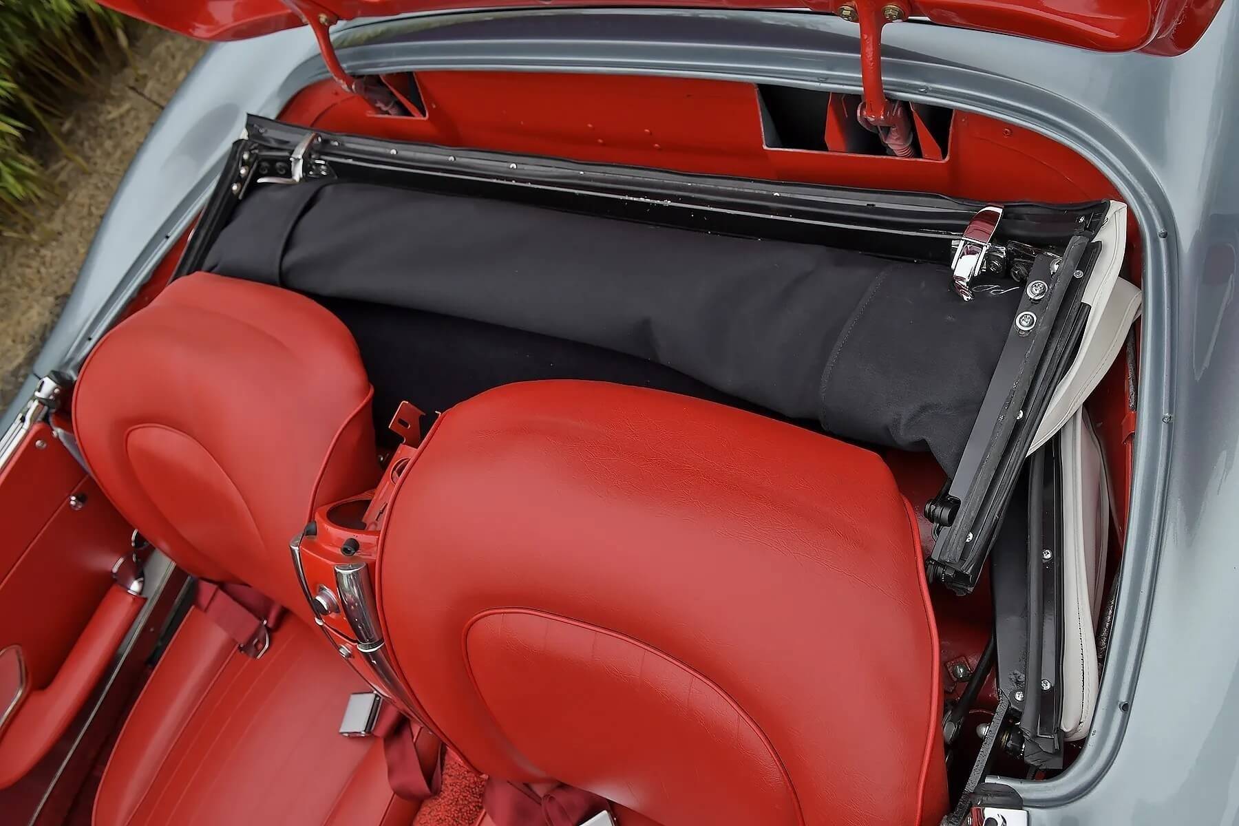 1960 Chevrolet Corvette 29