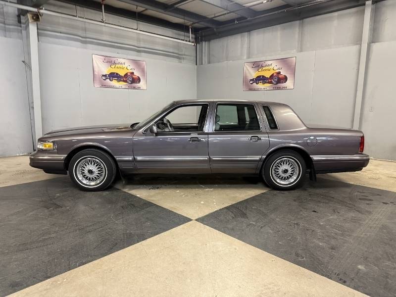 1996 Lincoln Town Car 3