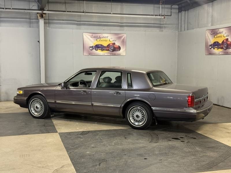 1996 Lincoln Town Car 5
