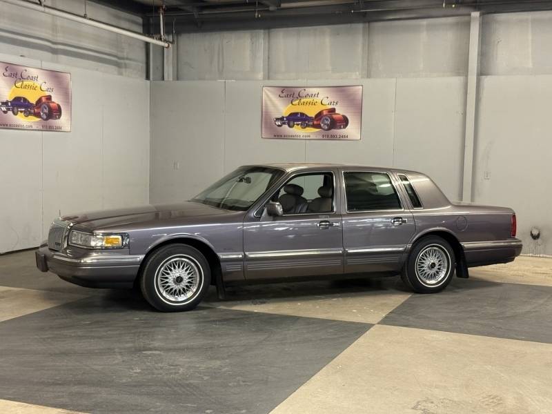 1996 Lincoln Town Car 9