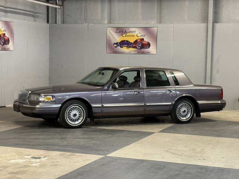 1996 Lincoln Town Car 10