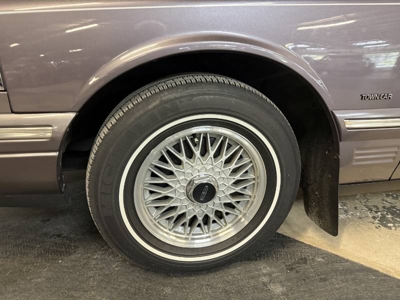1996 Lincoln Town Car 12