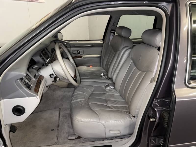 1996 Lincoln Town Car 20
