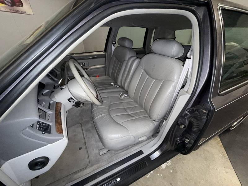 1996 Lincoln Town Car 21