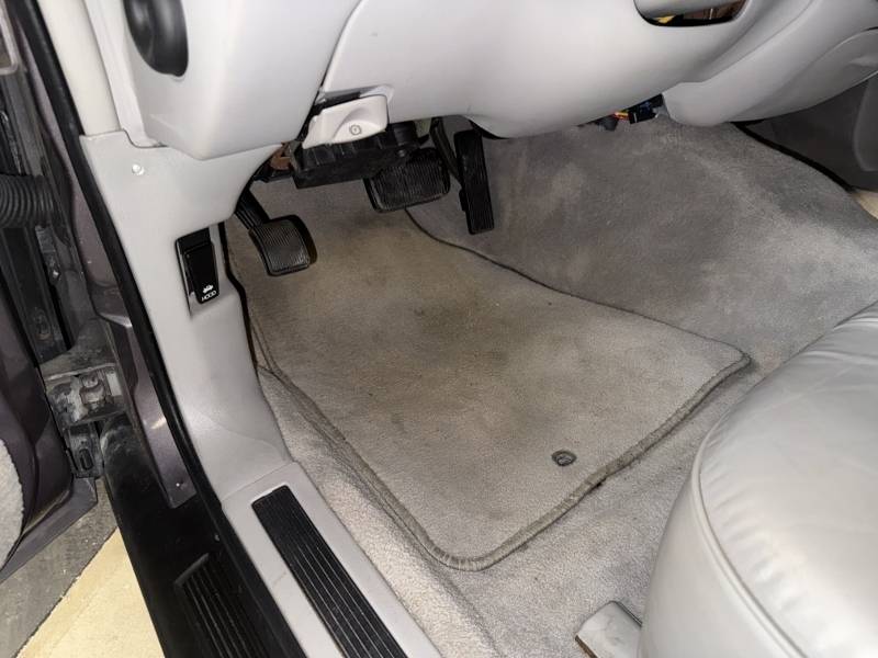 1996 Lincoln Town Car 23