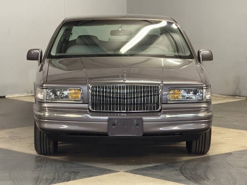 1996 Lincoln Town Car 29