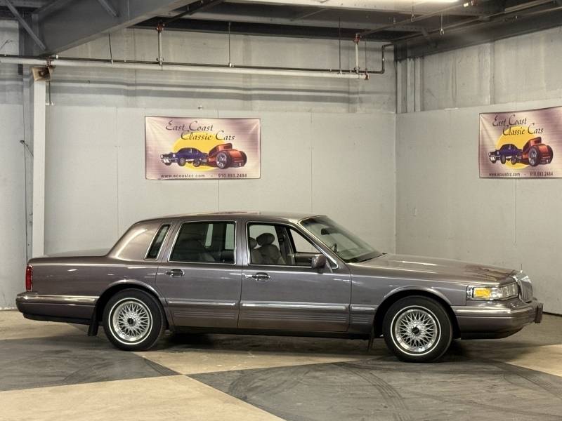 1996 Lincoln Town Car 46