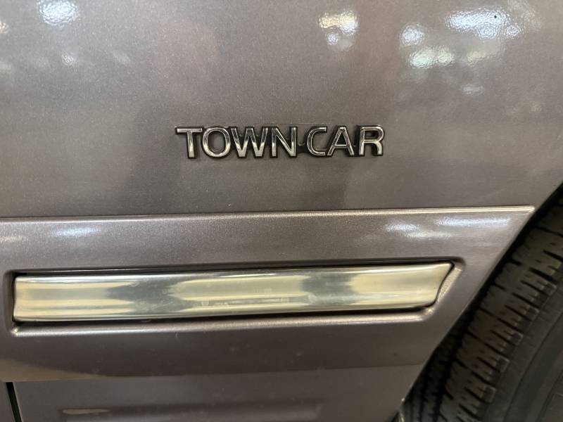 1996 Lincoln Town Car 54