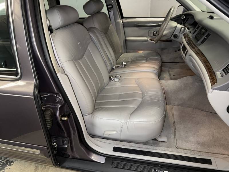 1996 Lincoln Town Car 57
