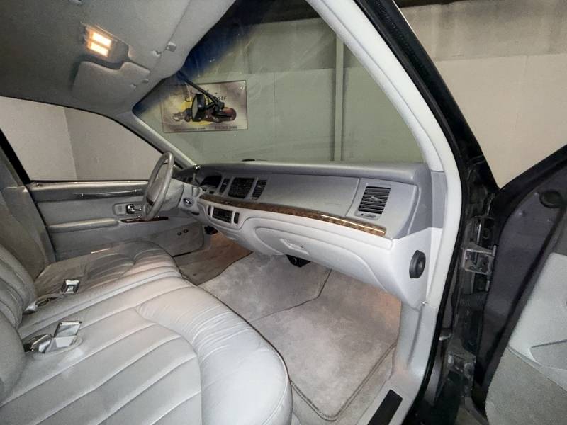 1996 Lincoln Town Car 59