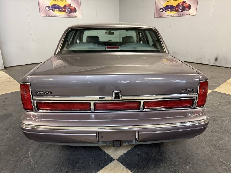 1996 Lincoln Town Car 61