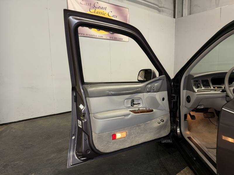 1996 Lincoln Town Car 72