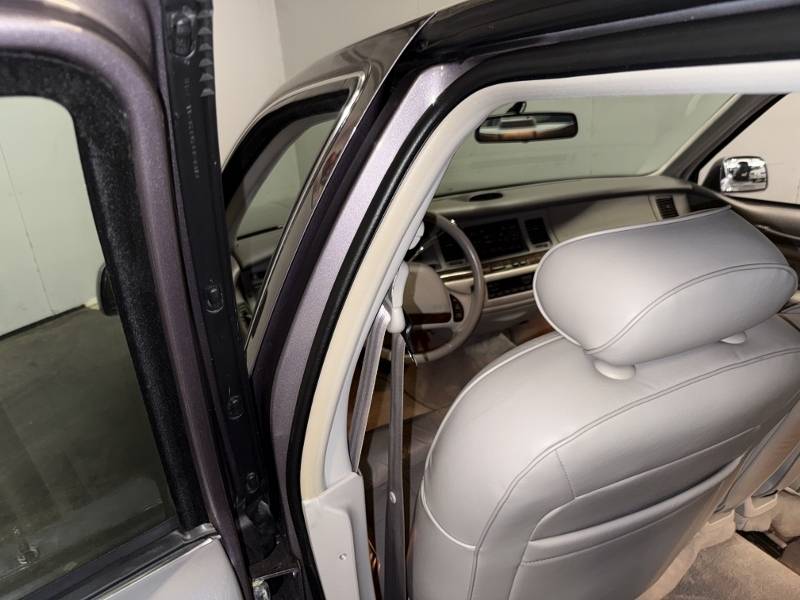 1996 Lincoln Town Car 74