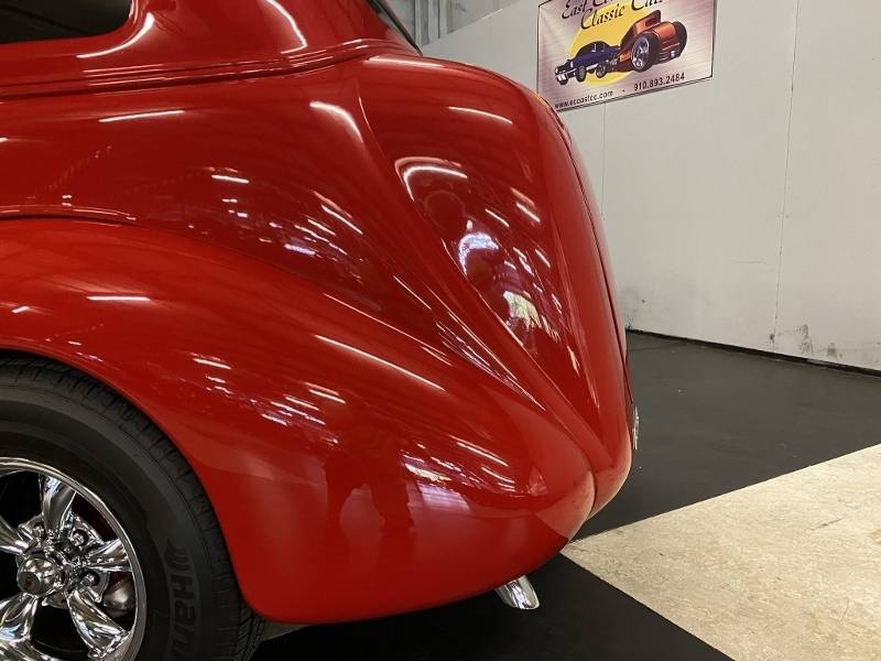 1937 Chevrolet Sedan 17