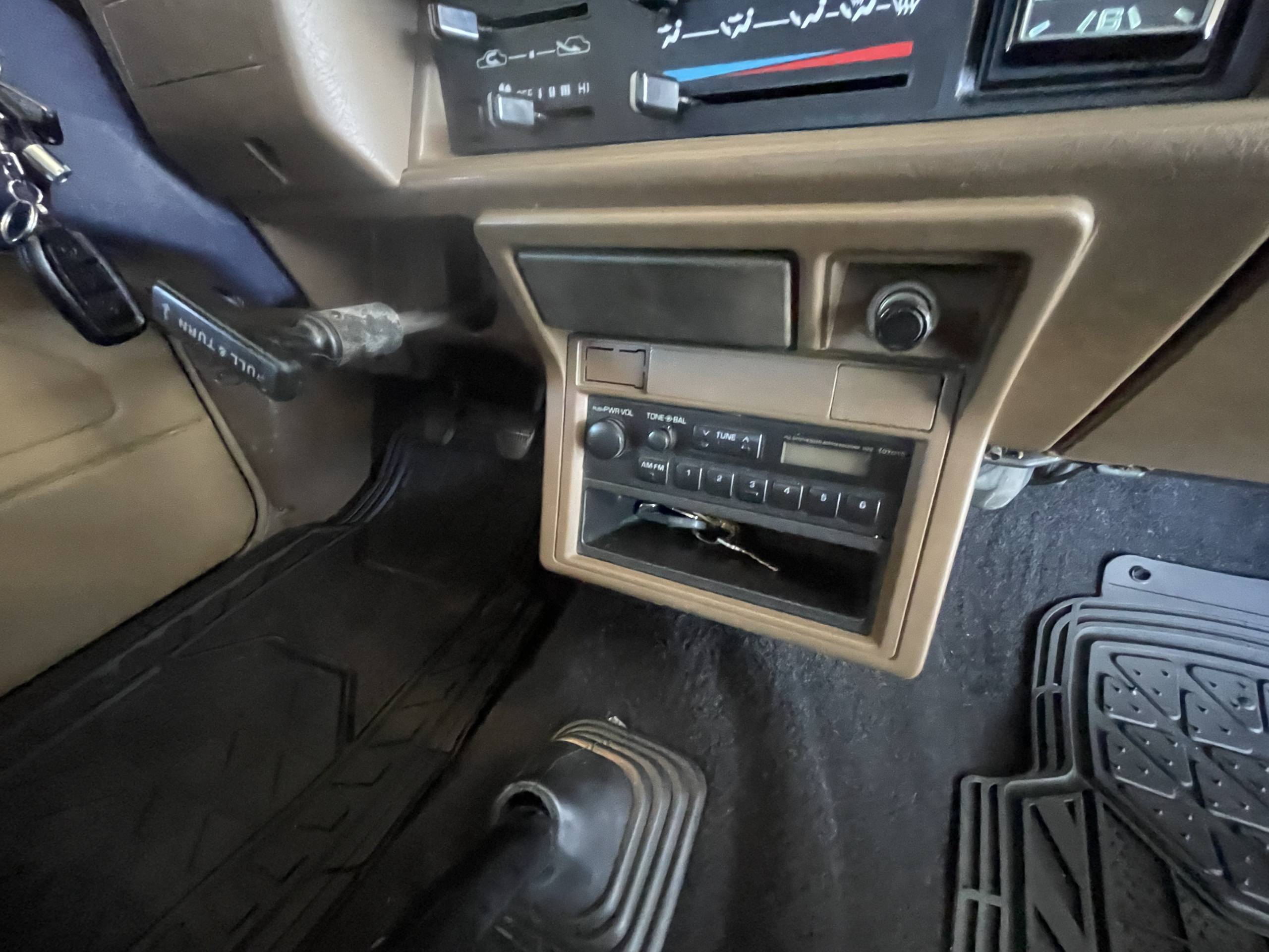 1988 Toyota Pickup 38