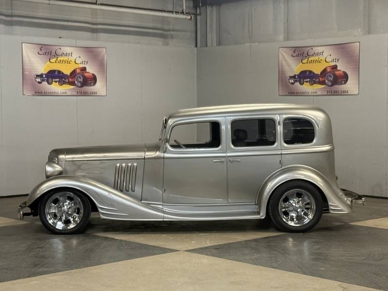 1933 Pontiac Sedan 2