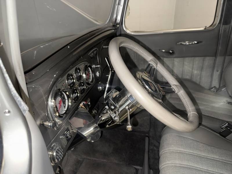 1933 Pontiac Sedan 30