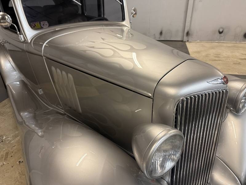 1933 Pontiac Sedan 47