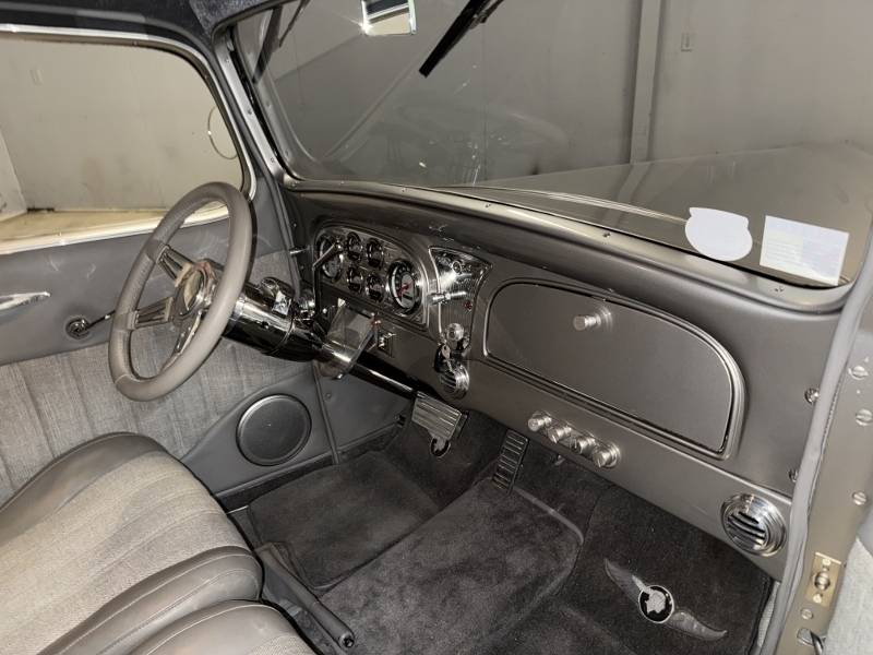 1933 Pontiac Sedan 67