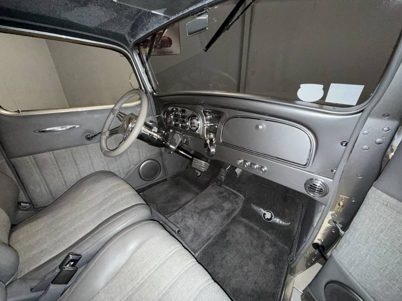 1933 Pontiac Sedan 70