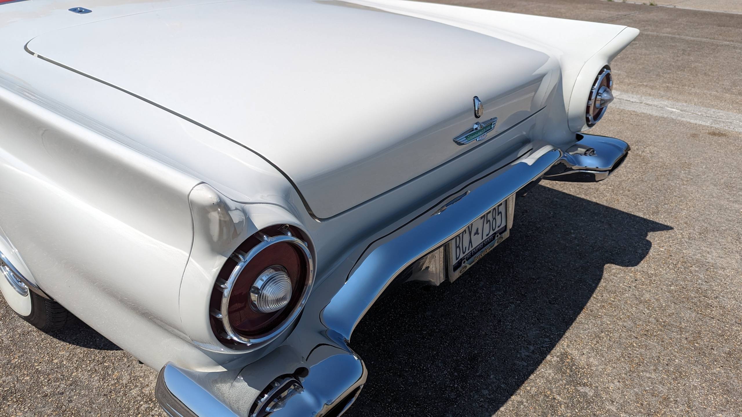 1957 Ford Thunderbird 20