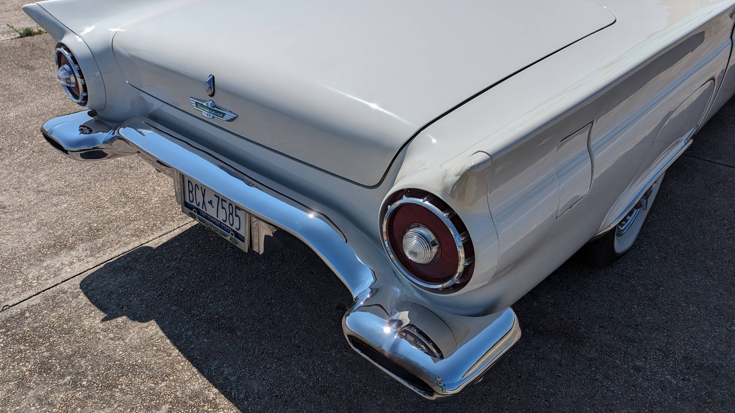 1957 Ford Thunderbird 22