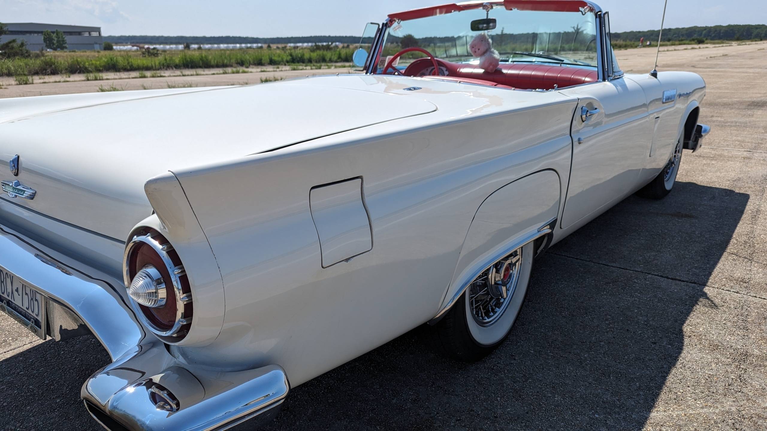 1957 Ford Thunderbird 23
