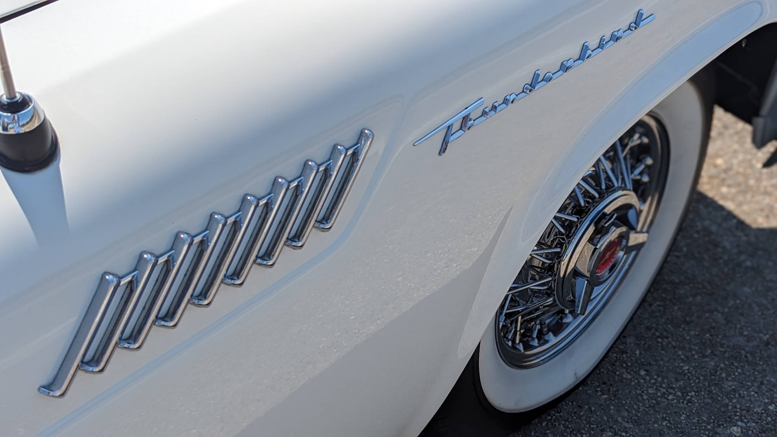 1957 Ford Thunderbird 37