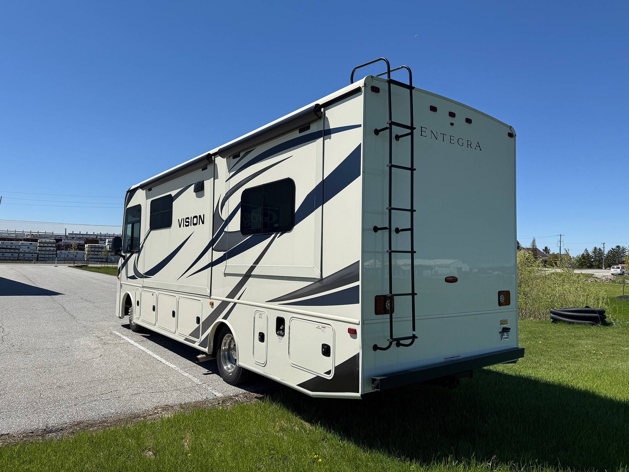 2022 Ford F-53 Motorhome Chassis 5