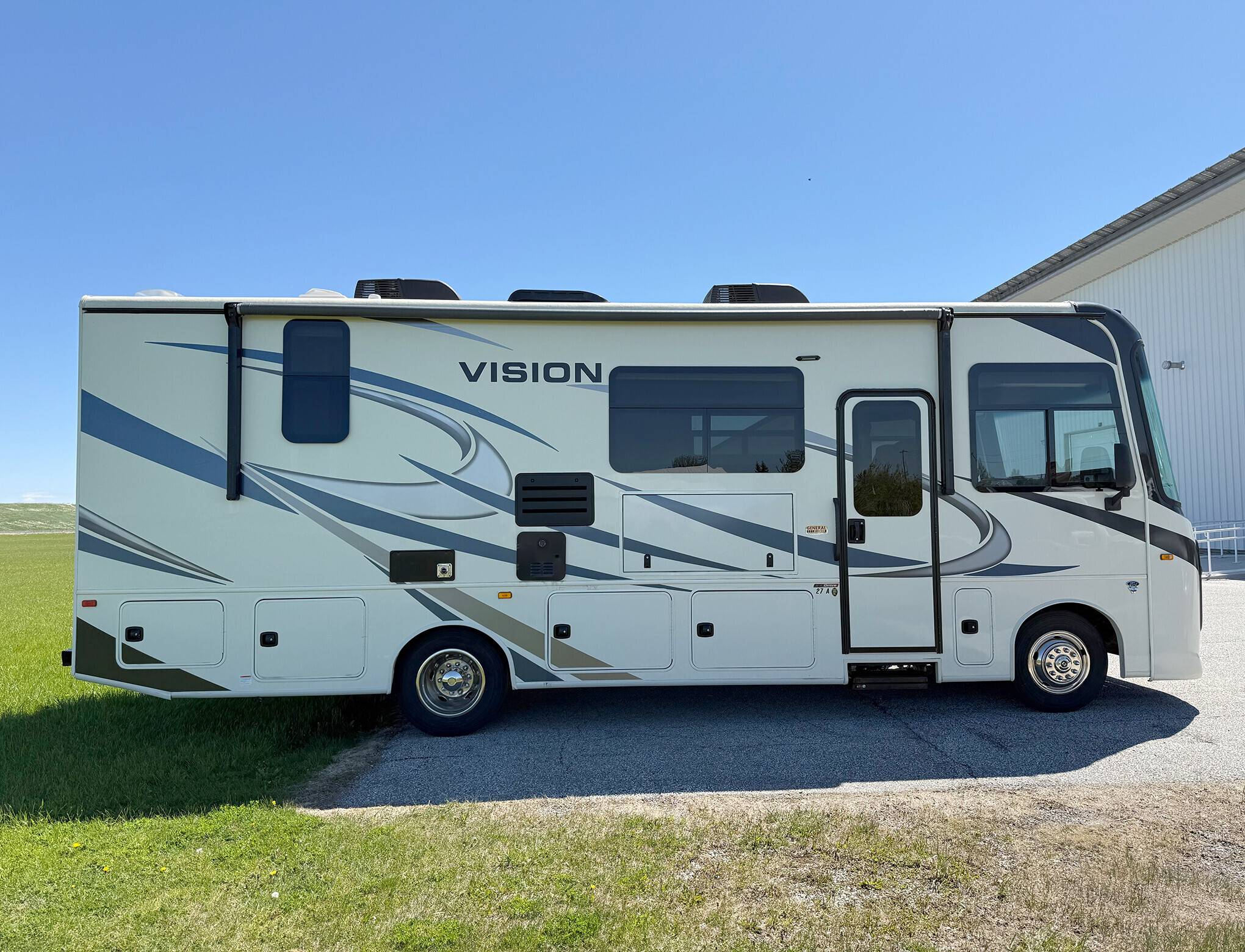 2022 Ford F-53 Motorhome Chassis 8