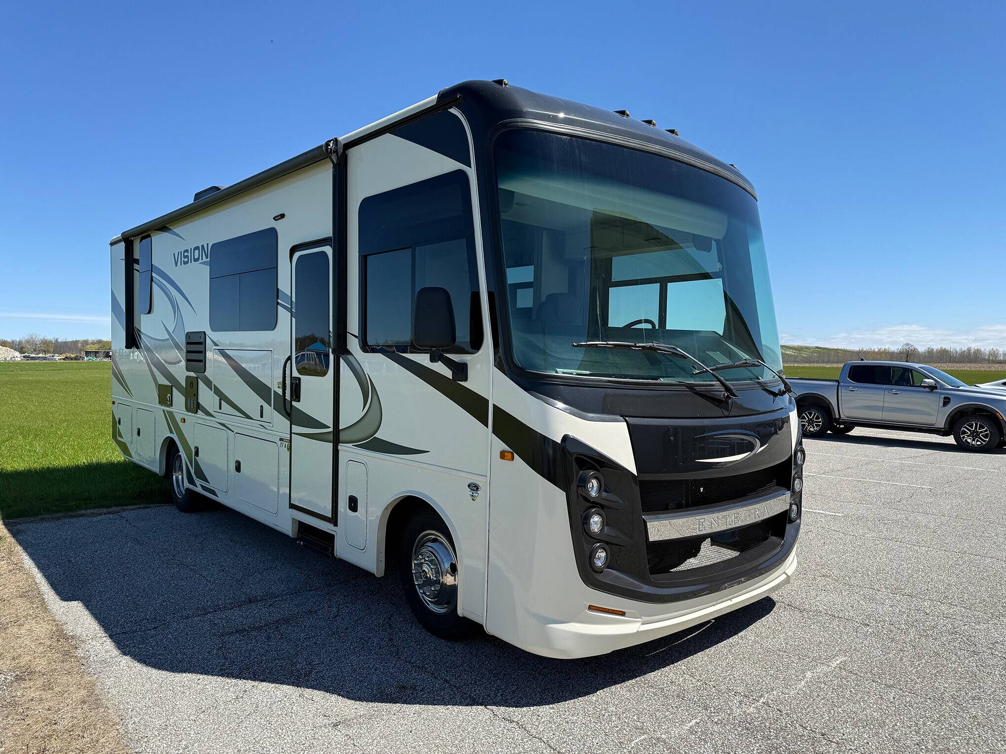 2022 Ford F-53 Motorhome Chassis 10