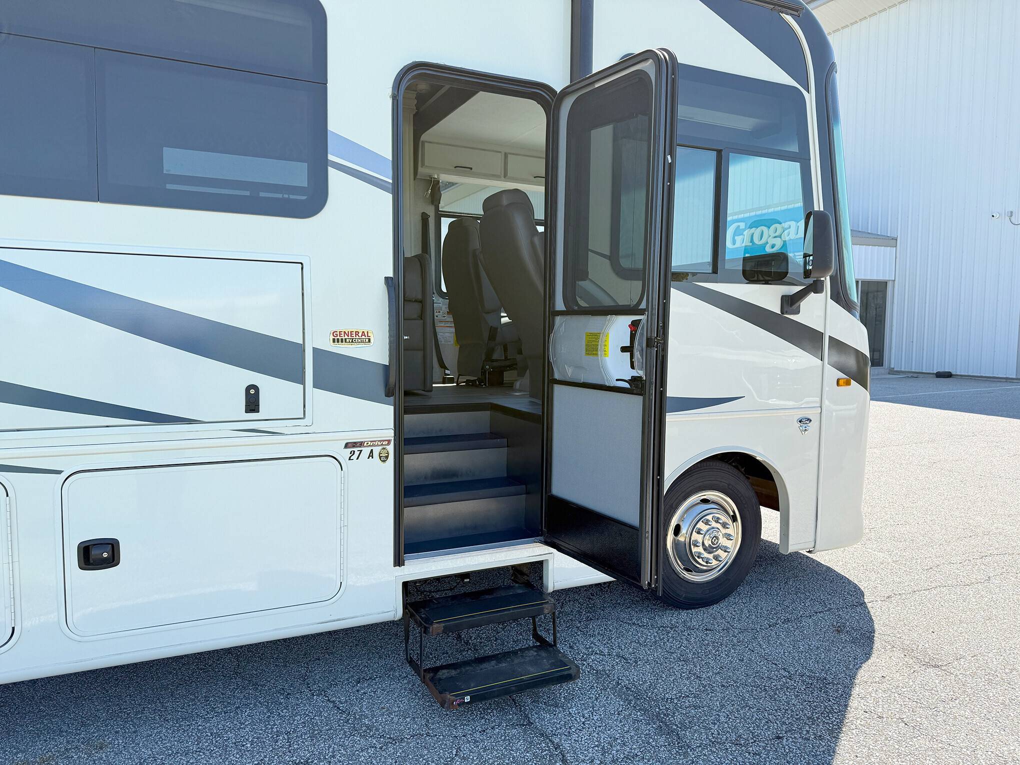 2022 Ford F-53 Motorhome Chassis 11