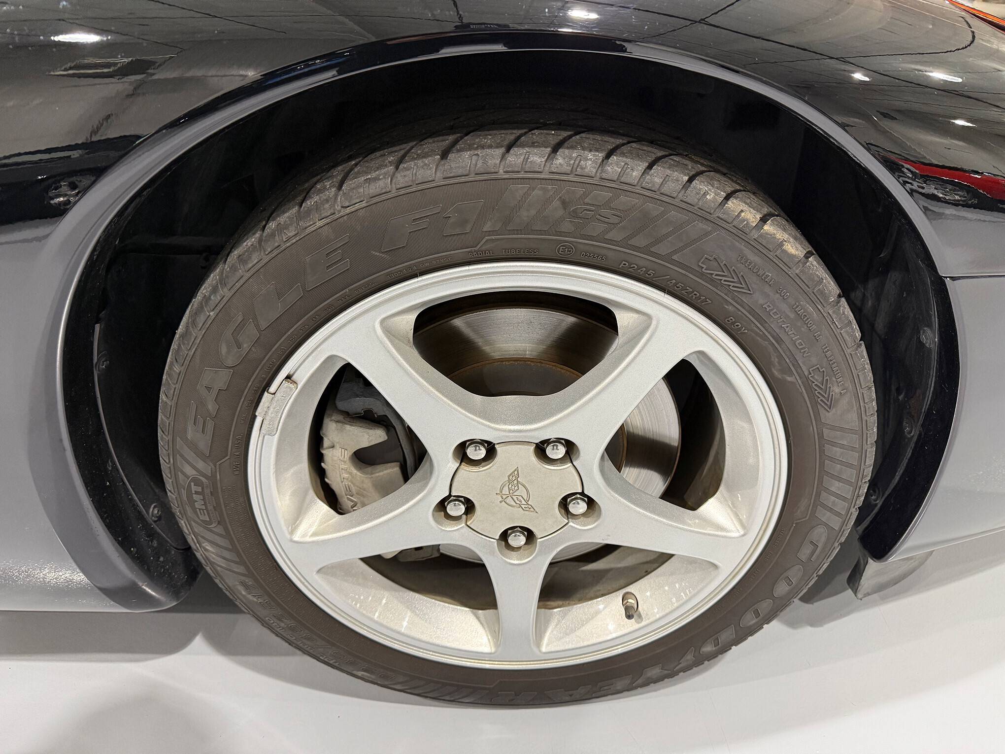 2003 Chevrolet Corvette 19