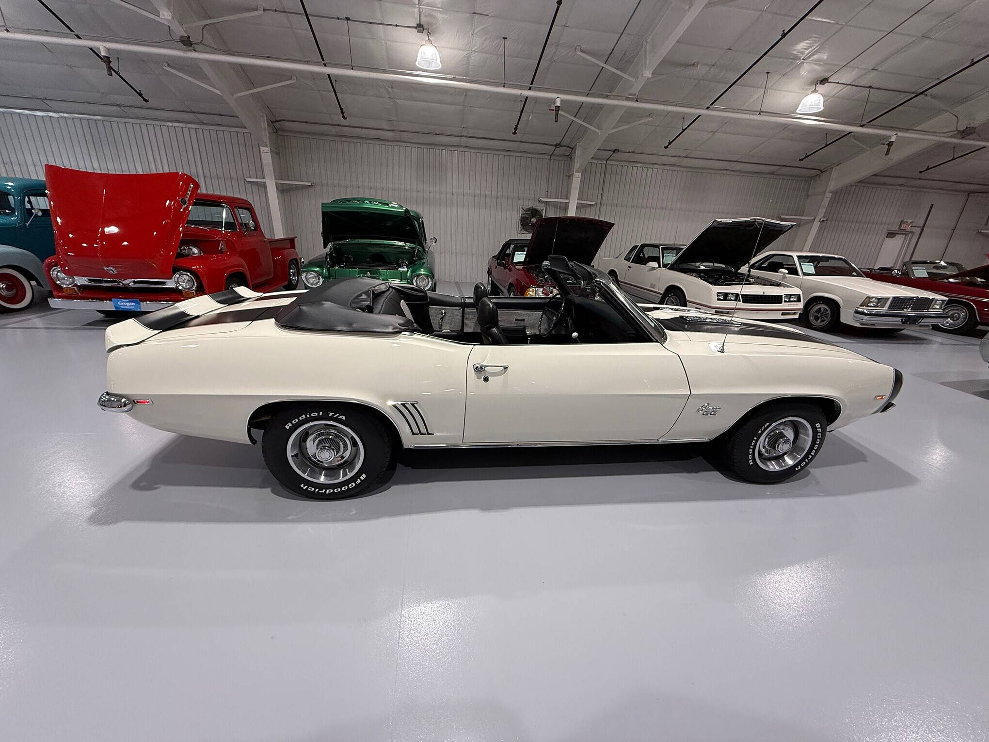 1969 Chevrolet Camaro SS 12